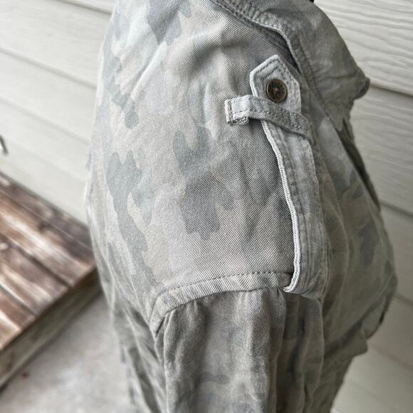 American Eagle outfitters, camo print, jacket women’s size L, - Picture 4 of 7